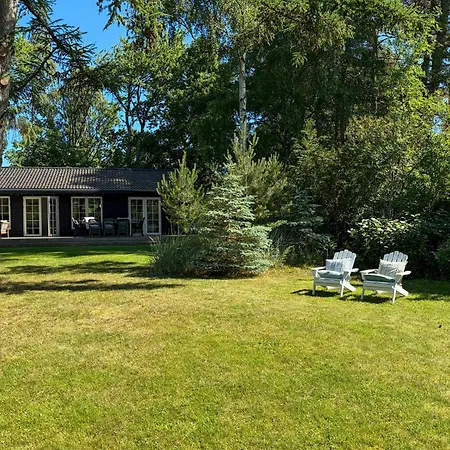 Сasa de vacaciones With Outdoor And Sauna In Rageleje